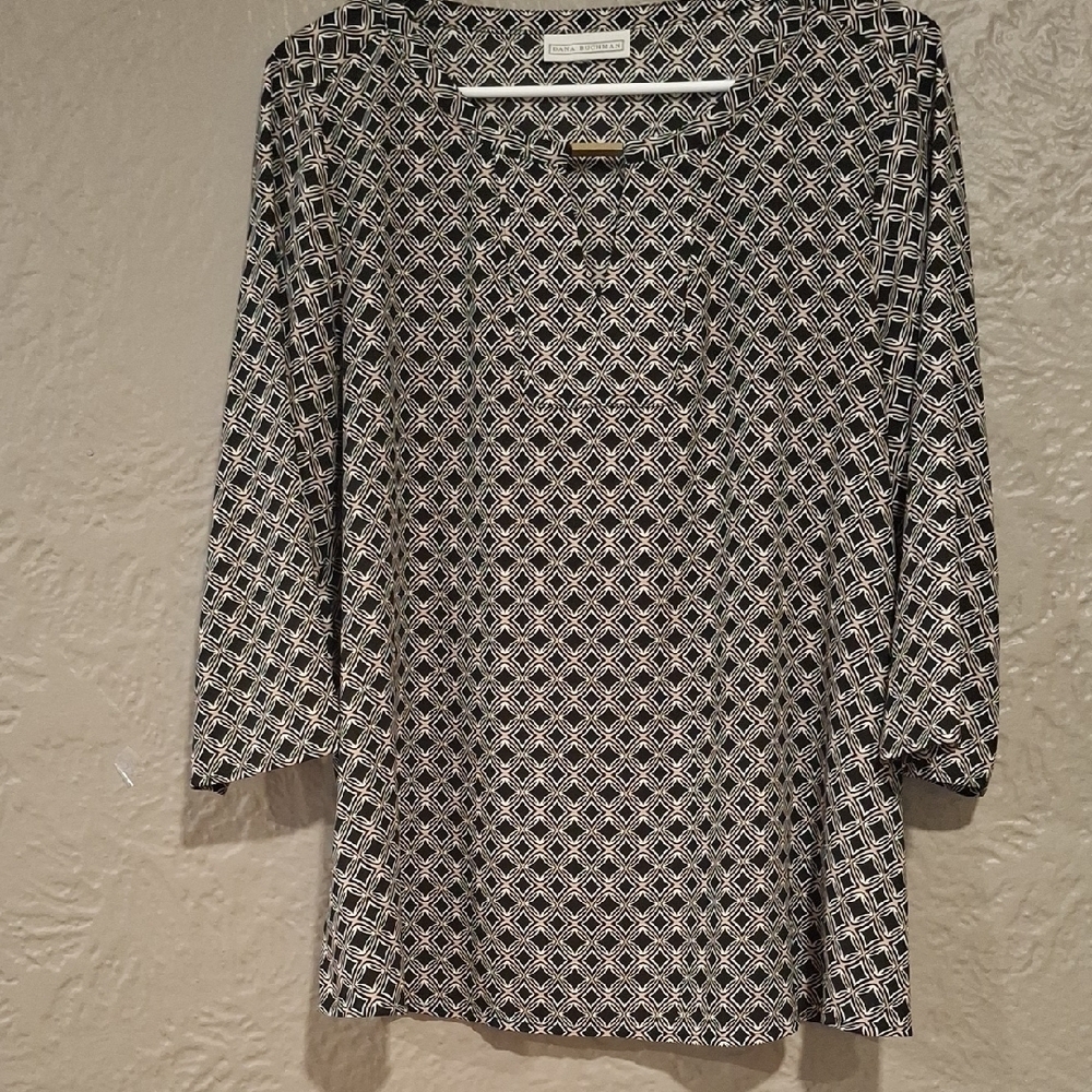 Dana Buchman Black and White Boxy Blouse with 3/4 Sleeves